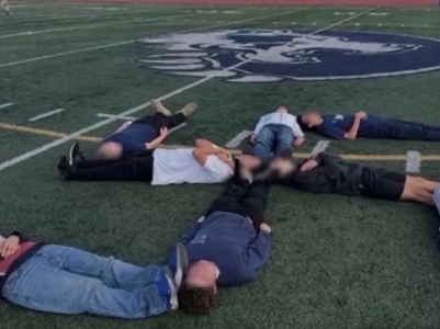 US high school students who formed swastika with their bodies to be punished