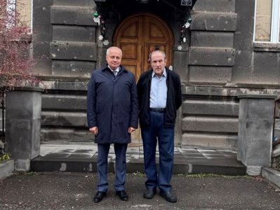 Armenia first president, Russia ambassador discuss their countries’ relations