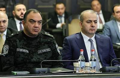 «Հրապարակ». Փաշինյանը վախենում է Վահե Ղազարյանի եւ Արմեն Աբազյանի ճամբարափոխ լինելուց