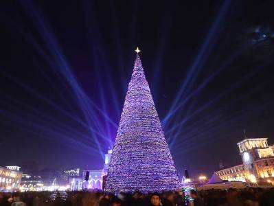 18:00-ից հետո քամու արագությունը զգալիորեն կնվազի և չի խանգարի տոնածառի լույսերի վառման արարողությանը․ Ազիզյան