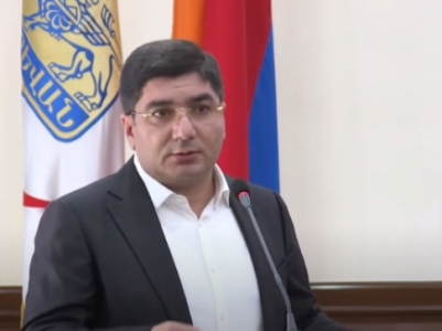 Оппозиционный член Совета старейшин Еревана: Пашинян, ваши обманули детей и не отремонтировали футбольное поле