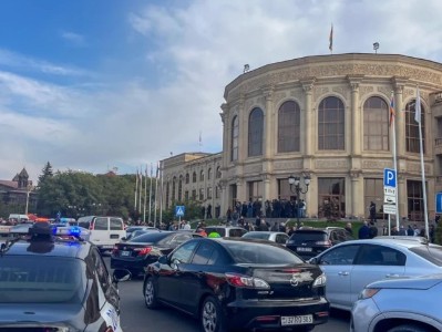 Գյումրու քաղաքապետարանի դեպքերով ձերբակալված եղբայրներ Կարեն և Կարուշ Հովեյանները չեն կալանավորվի