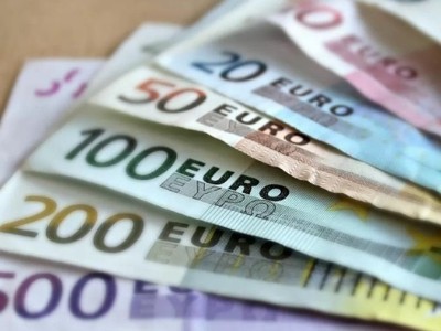 85-ամյա գերմանացին երկու անգամ իրավապահներին է հանձնել իրենից տասնյակ հազարավոր եվրոներ կորզել փորձող խաբեբաների