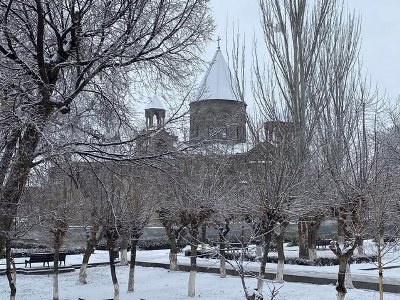 «Аякве» решительно осуждает действия Пашиняна и епископов-отступников
