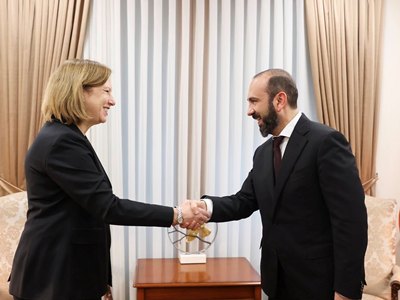 Ararat Mirzoyan thanks Kristina Kvien for her contribution to Armenia-US relations
