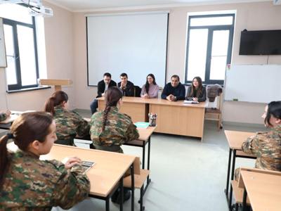 ՄԻՊ-ն այցելել է զորամաս, առանձնազրույցներ ունեցել գումարտակի կին զինծառայողների հետ