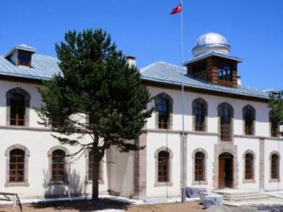 Էրզրումի երբեմնի հայկական Սանասարյան վարժարանի շենքը կքանդվի