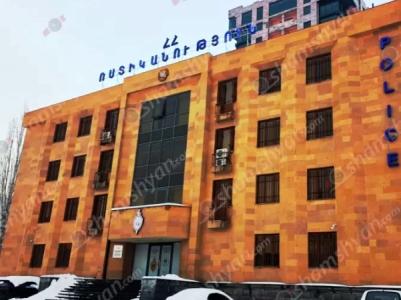 Երևանի կենտրոնում անչափահասների միջև վեճի ժամանակ հնչել է կրակոց․ նրանցից մեկը դանակահարված տեղափոխվել է հիվանդանոց