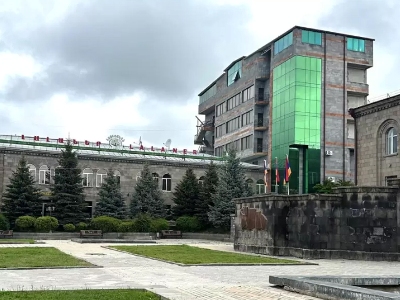 Սիսիանի «Լալաներ» ռեստորանի բակում 17-ամյա տղան վիճել է 21-ամյա տղայի հետ, հարվածել քթին ու վնասվածք հասցրել