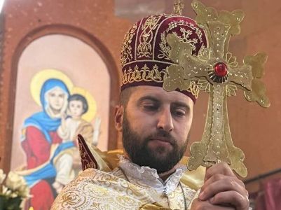 Отец Арташес: Угрожали сломать замок, поменять ключи, но я отсюда не уйду