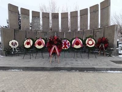 От имени Сержа Саргсяна в Ераблуре возложили венок