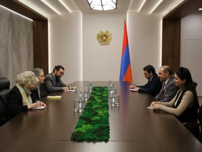 Armenia, EU officials discuss peace process, latest developments