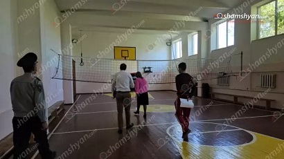 Երեւանում դպրոցներից մեկի ֆիզկուլտուրայի դահլիճում 11-ամյա երեխաները հրել և վայր են գցել համադասարանցուն