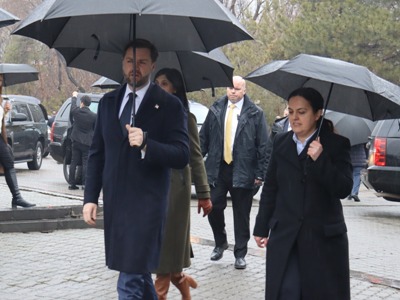 Vance does not enter Armenian Genocide Museum-Institute (PHOTOS)