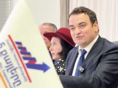 Нарек Карапетян встретился с гражданами пенсионного возраста