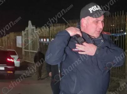 В Ереване полицейские пресекли драку у ресторана