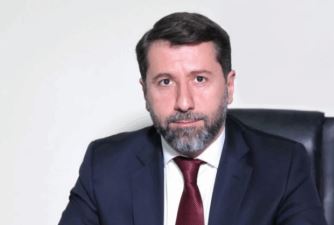 Փաշինյանը Կարեն Անդրեասյանին 8 օրով գործուղում է Փարիզ