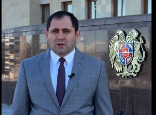 Երդման արարողությունից հետո զինվորներն ստանում են երկօրյա արձակուրդ. Պապիկյան (վիդեո)