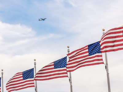 US imposes 10% global import tariffs