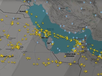 Qatar closes airspace