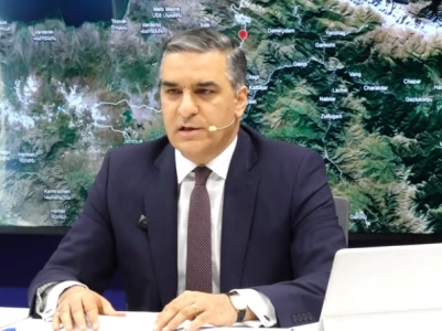 Ադրբեջանցիները սահմանին մոտ թաքստոցներ են կառուցել, որ հսկեն մեր գյուղերը. Արման Թաթոյան