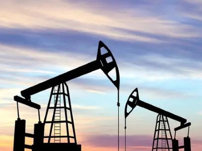 Эксперт: Цена на нефть может достичь 150 долларов за баррель к концу марта