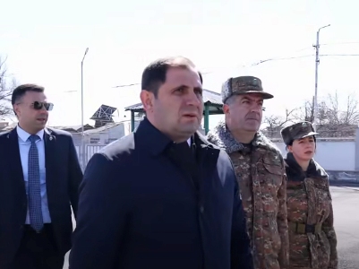 Министр обороны РА принял участие в торжественном открытии здания женского батальона