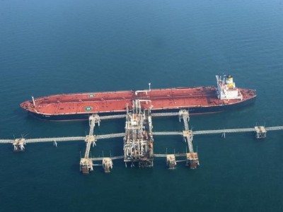 Iraq oil ports halt operations after attacks on 2 tankers