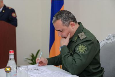 «Իրավունք». Փաշինյանը Քննչական կոմիտեի նախագահի հետ բավական կոշտ զրույց է ունեցել. «Վերաբացեք գործերը»