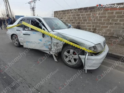Աբովյան քաղաքում բախվել են «Mercedes»-ն ու «ՎԱԶ 2106»-ը. կան վիրավորներ. «Mercedes»-ի վարորդը եղել է ոչ սթափ