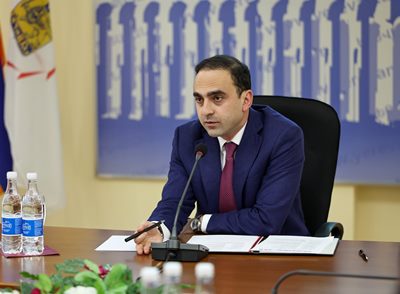 «Հրապարակ»․ Ավինյանն է մեղավոր. Փաշինյանն աննկարագրելի «մանթրաշի» մեջ է