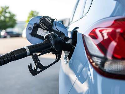 GasBuddy. ԱՄՆ-ում բենզինի գները 2022–ից ի վեր առաջին անգամ հասել են մեկ գալոնի համար 4 դոլարի