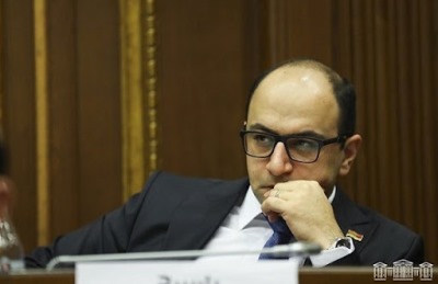 «Հրապարակ»․ Ինչո՞ւ է «Պատիվ ունեմ»-ը «բոյկոտել» իր իսկ ղեկավարած նախագծի քննարկումը