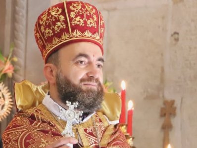 Иерей: Арман Сароян не может выступать в качестве представителя Армянской апостольской церкви