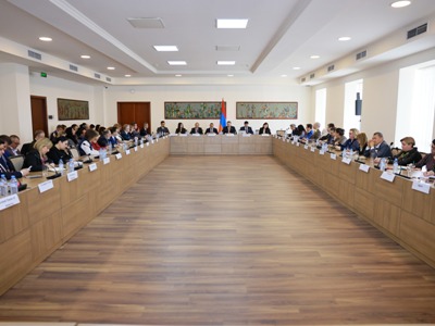 Министр окружающей среды Армении представил дипломатам подготовительные работы к конференции COP17