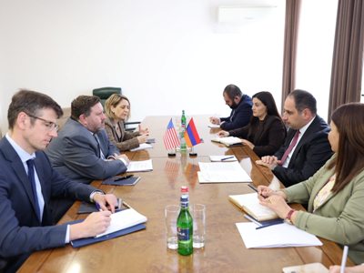 Armenia, US discuss energy, transport sectors