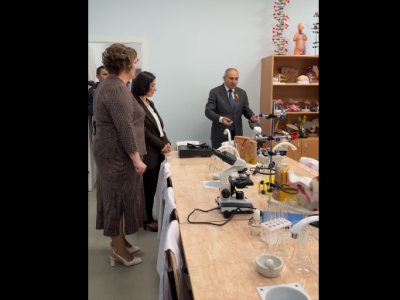 «Քանի՞ կոլբա եք ջարդել դեկտեմբերից այս կողմ. Եթե քիչ եք ջարդել, ուրեմն քիչ եք աշխատել». Փաշինյանը՝ դպրոցում