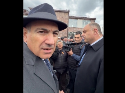 Ես էլ եմ արել, ցուլիկը գցում էինք գետնին, հողի վրա մորթում, հիմա ձևը փոխվել ա. Փաշինյանը՝ գյուղացուն