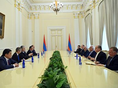Խաչատուրյանը Կոշերբաեւի հետ քննարկել է ուղիղ ավիաչվերթների վերականգնման հեռանկարները