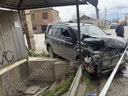 Մխչյանում բախվել են «Nissan X-Trail»-ը և «Լադա»-ն․ 3 վիրավորներից մեկը 2 տարեկան բալիկ է