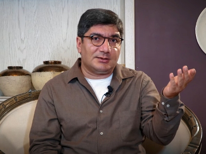 Ինչպե՞ս են ՔՊ-ականները հաղթահարել աղքատությունը գլուխներում ու գրպաններում․ Մեսրոպ Մանուկյանը նոր շարք է սկսել (վիդեո)