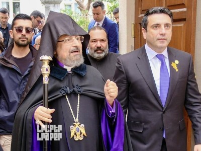 Ալեն Սիմոնյանը Ստամբուլում հանդիպել է Պոլսո հայոց պատրիարքի հետ