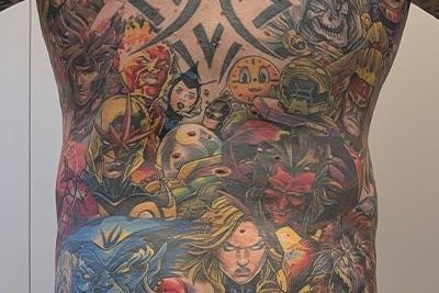 Фанат Marvel покрыл тело татуировками по мотивам 63 комиксов и установил мировой рекорд
