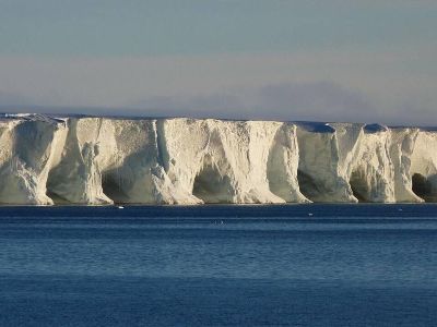 Крупнейший в мире айсберг А23а полностью разрушился в Южном океане