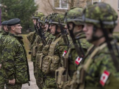 В Канаде отмечен самый высокий за 30 с лишним лет набор в армию: The Globe and Mail