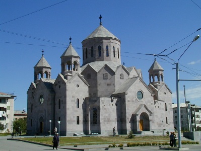 Ծեծկռտուք Գյումրու «Հակոբ Մծբնեցի» եկեղեցու հետնամասում. Aravot.am