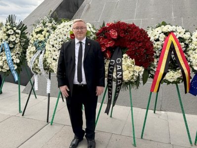 It was an honor for me to represent Canada at Tsitsernakaberd on Armenian Genocide Remembrance Day: Canadian Ambassador