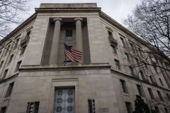 Минюст США расширяет расследование предполагаемого заговора разведки против Трампа: на допрос вызвали экс-чиновников