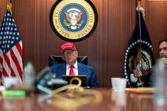 Bloomberg: Поддержка Трампом ИИ-дата-центров может навредить республиканцам на выборах