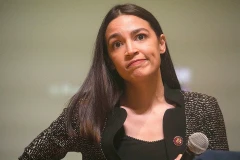 Congresswoman shares personal experience with egg freezing
